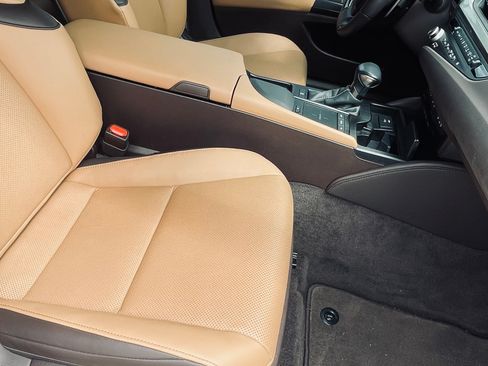 Used 2021 Lexus ES 350 w/ Premium Package FWD image 10