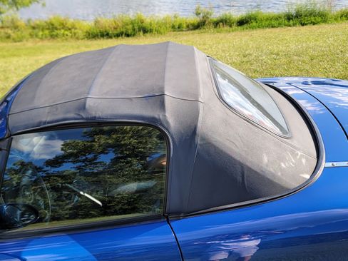 Used 1999 MAZDA MX-5 Miata 10th Anniversary Edition image 12