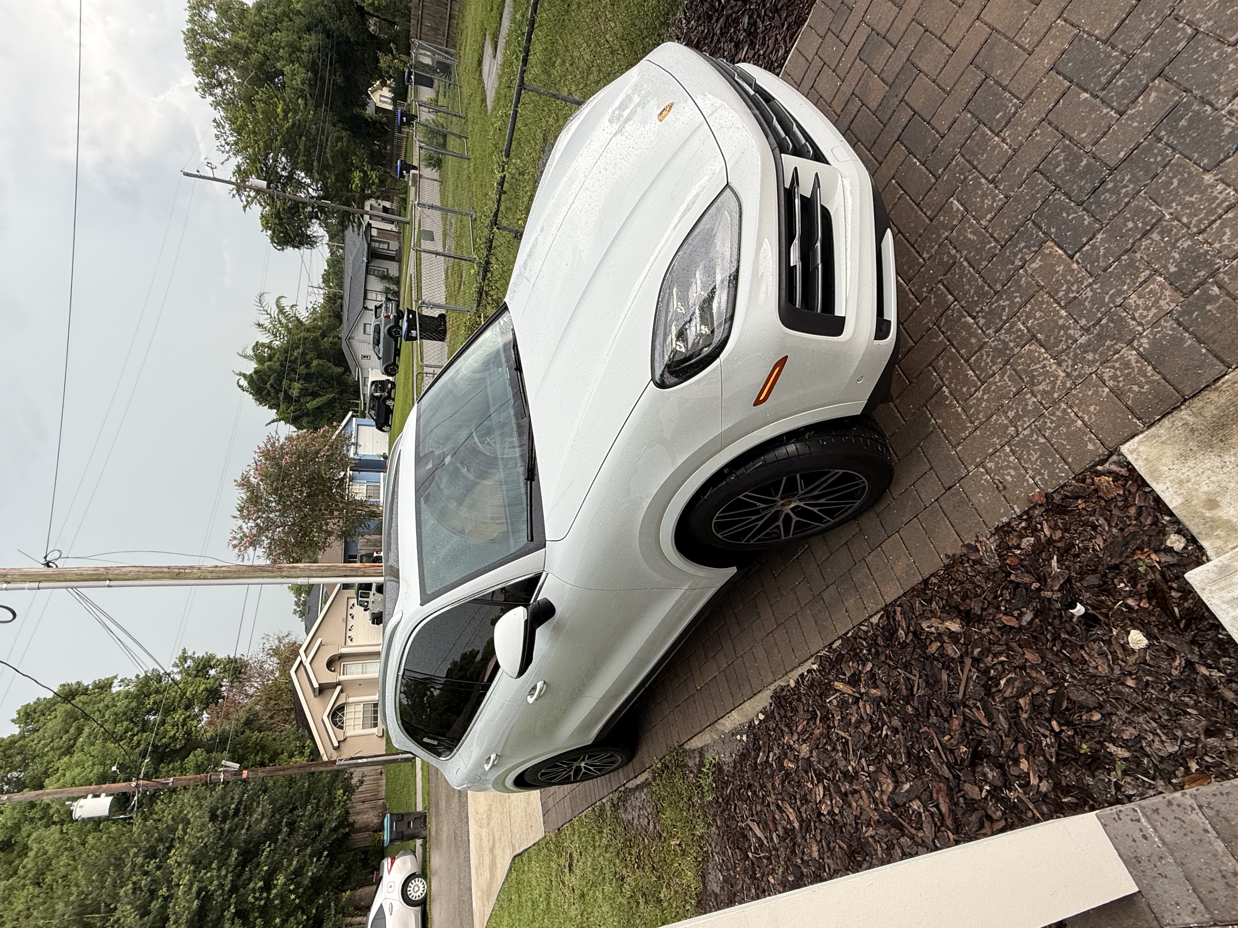 Used 2024 Porsche Cayenne AWD/4WD image 1