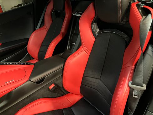 Used 2023 Chevrolet Corvette Stingray Preferred Cpe w/ Z51 Performance Package image 17