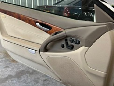 Used 2009 Mercedes-Benz SL 550 image 9