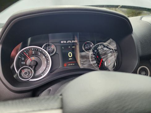 Used 2020 RAM 3500 Tradesman w/ Chrome Appearance Group image 15