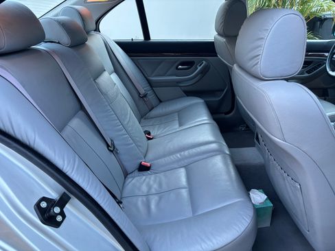 Used 2001 BMW 540i Sedan image 24