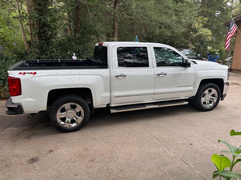 Used 2018 Chevrolet Silverado 1500 LTZ w/ Sport Package AWD/4WD image 5