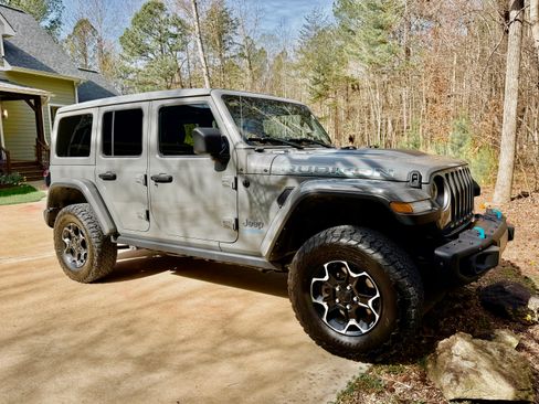 Used 2021 Jeep Wrangler Unlimited Rubicon 4xe w/ Steel Bumper Group image 9