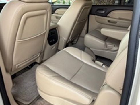 Used 2011 GMC Yukon XL Denali AWD/4WD image 12