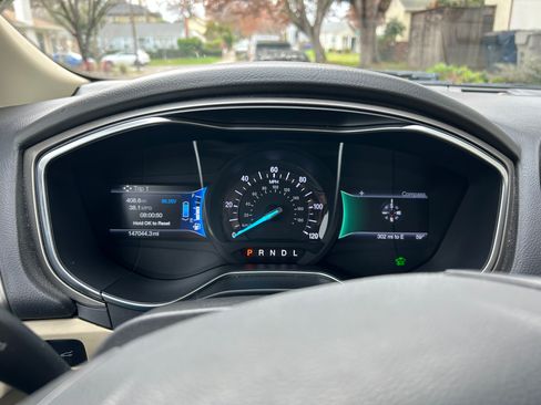 Used 2016 Ford Fusion SE image 8