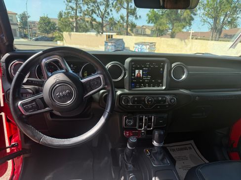 Used 2022 Jeep Wrangler Unlimited Rubicon 4xe image 13