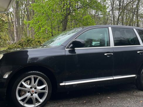 Used 2004 Porsche Cayenne S AWD/4WD image 8