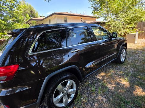 Used 2012 Jeep Grand Cherokee Overland Summit image 5