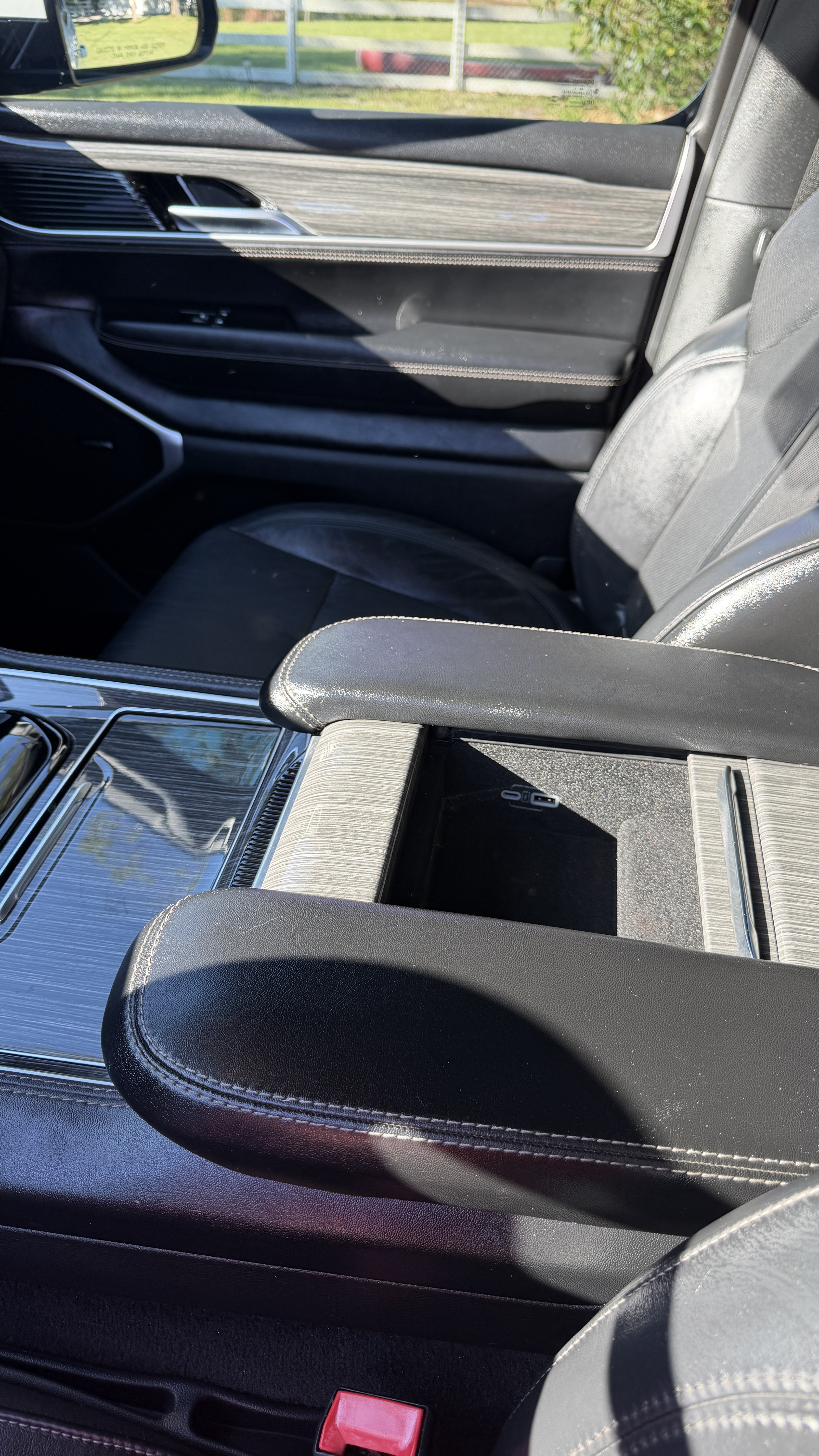 Used 2022 Jeep Wagoneer Series II w/ Convenience Group I RWD image 12
