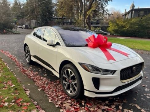 Used 2020 Jaguar I-PACE SE image 1