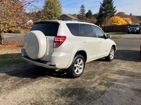Used 2010 Toyota RAV4 Limited image 6