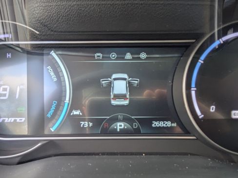 Used 2022 Kia Niro EX Premium image 12