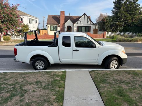 Used 2013 Nissan Frontier S w/ S Preferred Pkg image 5