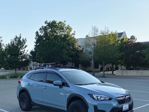Used 2023 Subaru Crosstrek 2.0i Premium image 2
