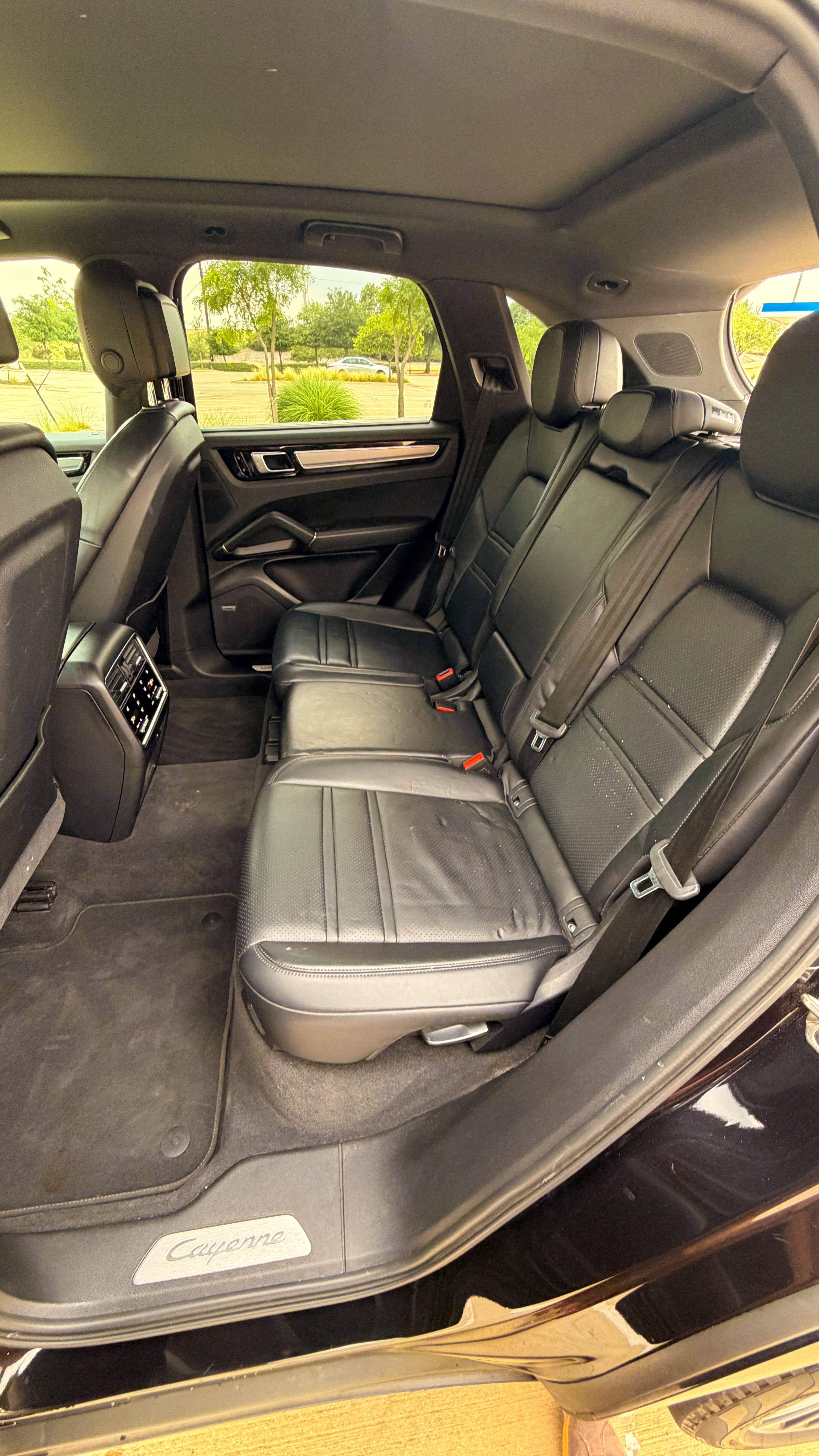 Used 2019 Porsche Cayenne AWD/4WD image 16