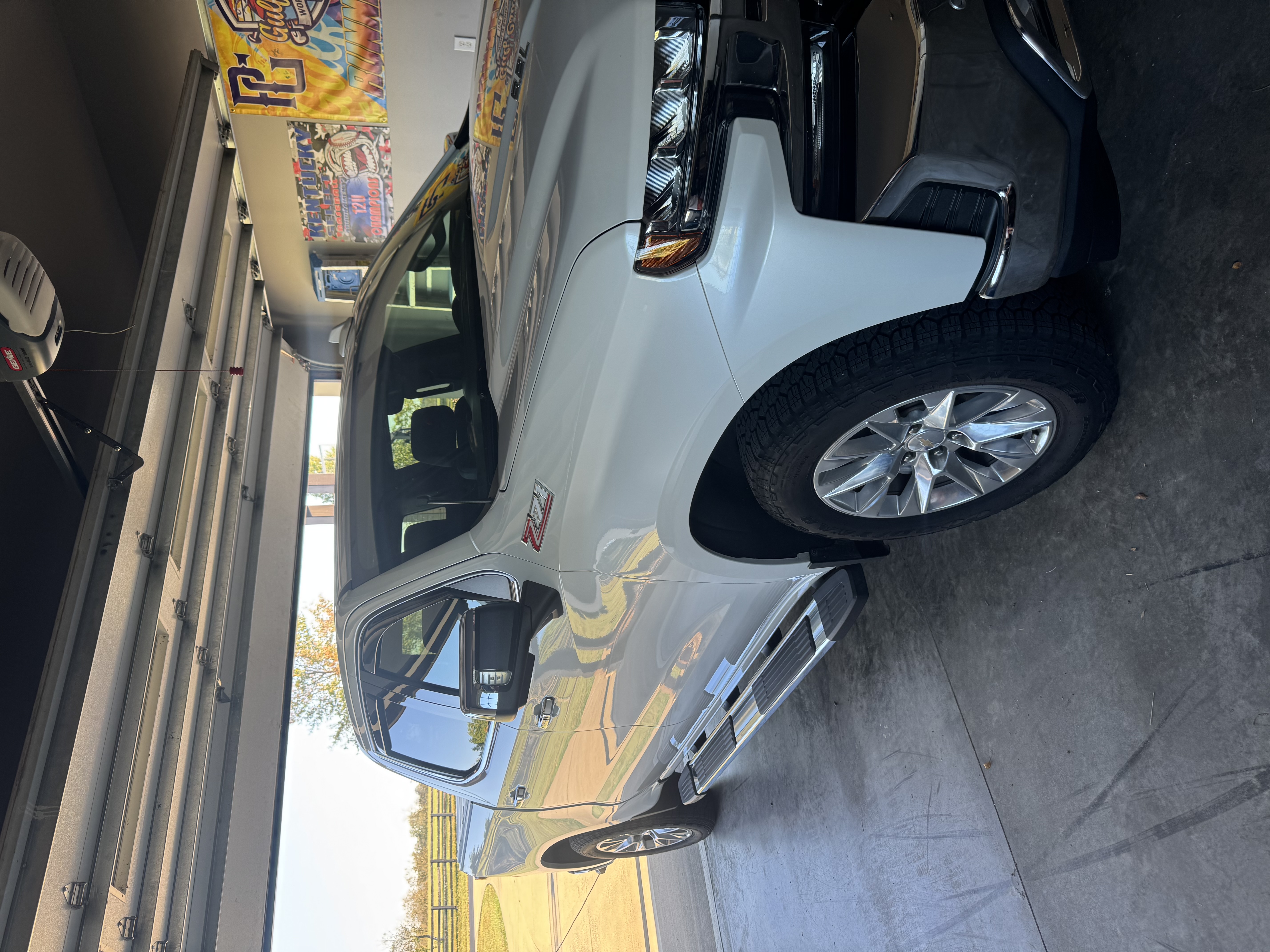 Used 2022 Chevrolet Silverado 1500 LTZ w/ LTZ Premium Package AWD/4WD image 2