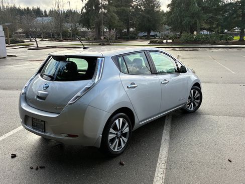 Used 2013 Nissan Leaf SL image 8