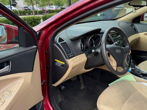 Used 2012 Hyundai Sonata GLS FWD image 6