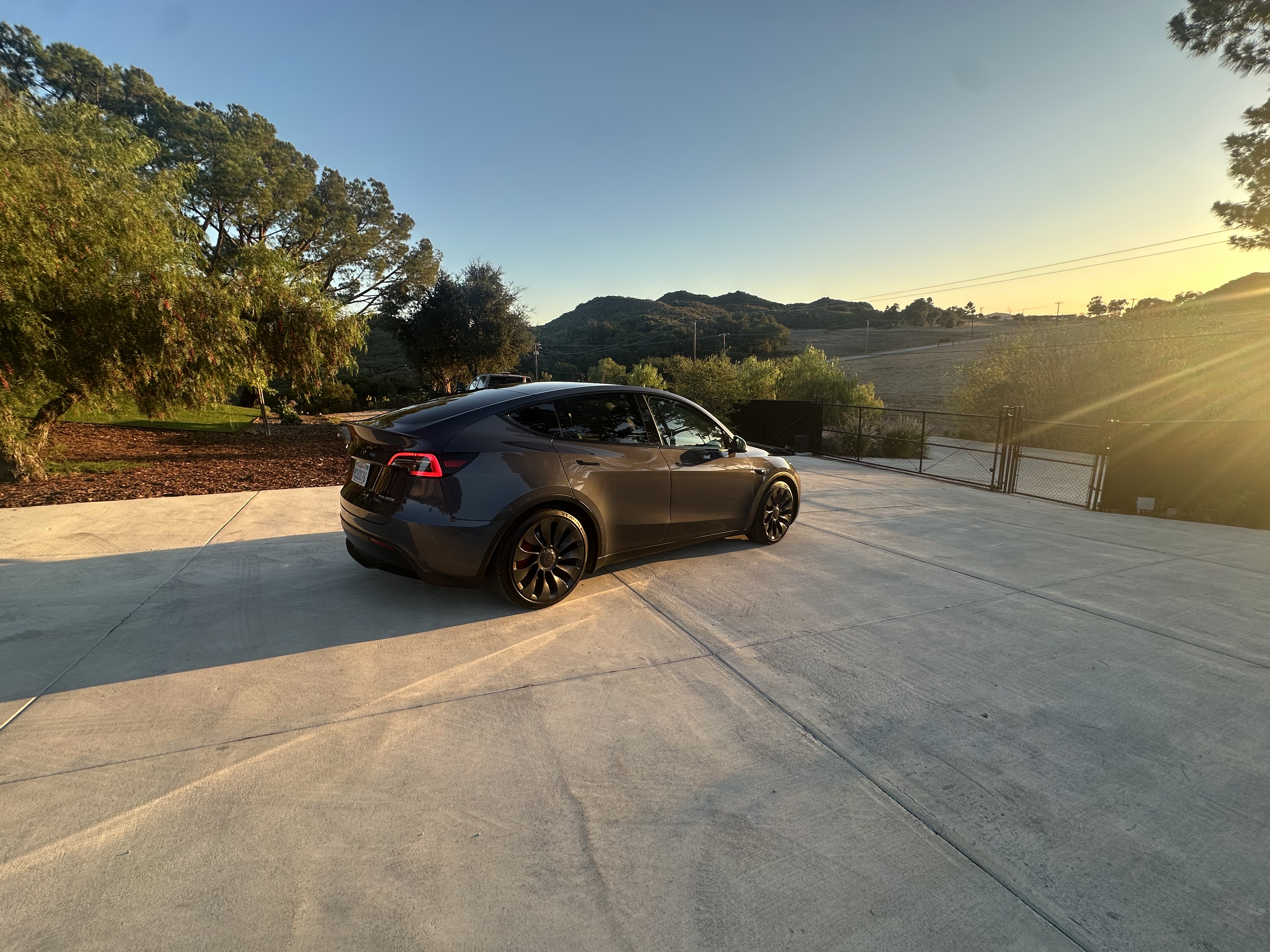 Used 2022 Tesla Model Y Performance AWD/4WD image 4