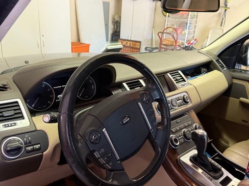 Used 2013 Land Rover Range Rover Sport HSE LUX image 4