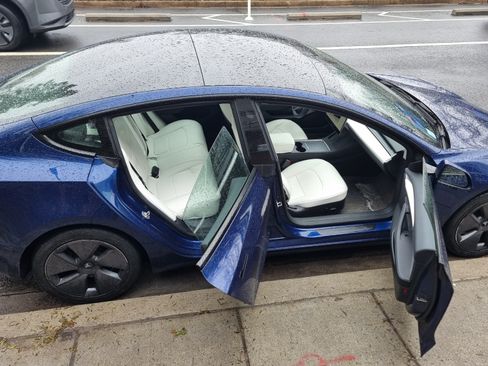 Used 2023 Tesla Model 3 Standard Range image 12