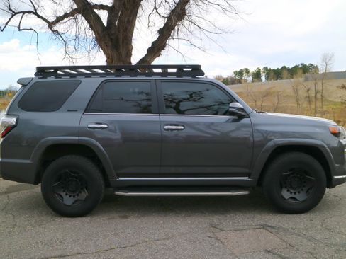 Used 2021 Toyota 4Runner Limited image 5