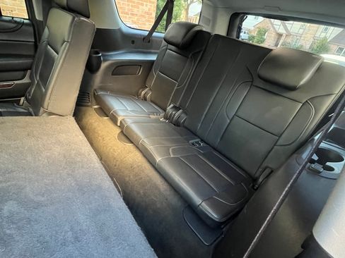 Used 2016 Chevrolet Suburban LT image 14