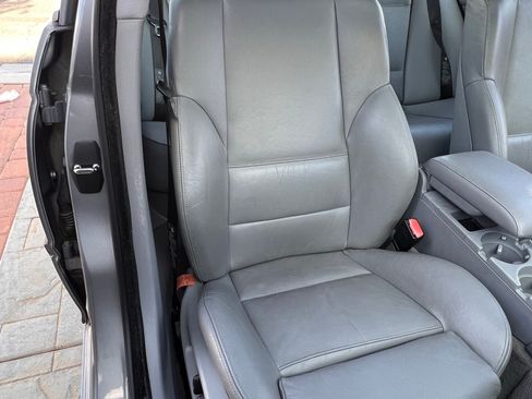 Used 2003 BMW 330xi Sedan image 25