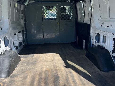 Used 2017 Ford Transit 150 Low Roof w/60/40 Side Door w/R image 8