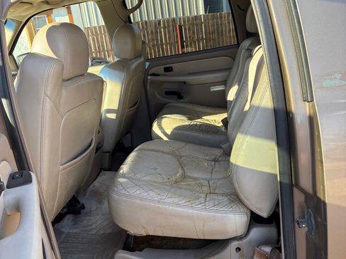 Used 2003 Chevrolet Suburban LT w/ LT Preferred Equipment Group image 11