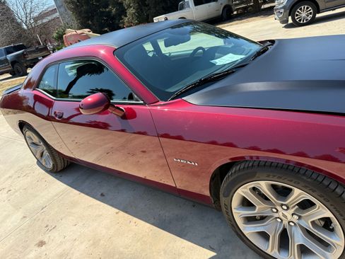 Used 2020 Dodge Challenger R/T image 4