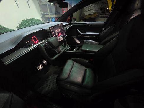 Used 2022 Tesla Model X Plaid image 20