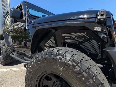 Used 2023 Jeep Wrangler Sport image 5