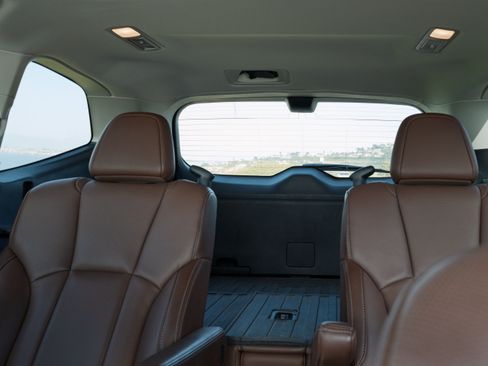 Used 2021 Subaru Ascent Touring w/ Popular Package #2 image 6