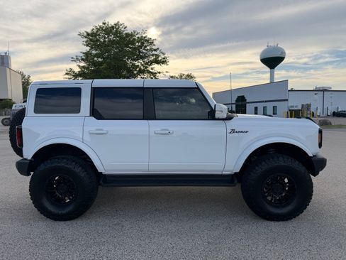 Used 2025 Ford Bronco Outer Banks AWD/4WD image 6