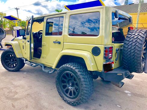 Used 2013 Jeep Wrangler Unlimited Sahara w/ Mopar Chrome Edition Group image 4