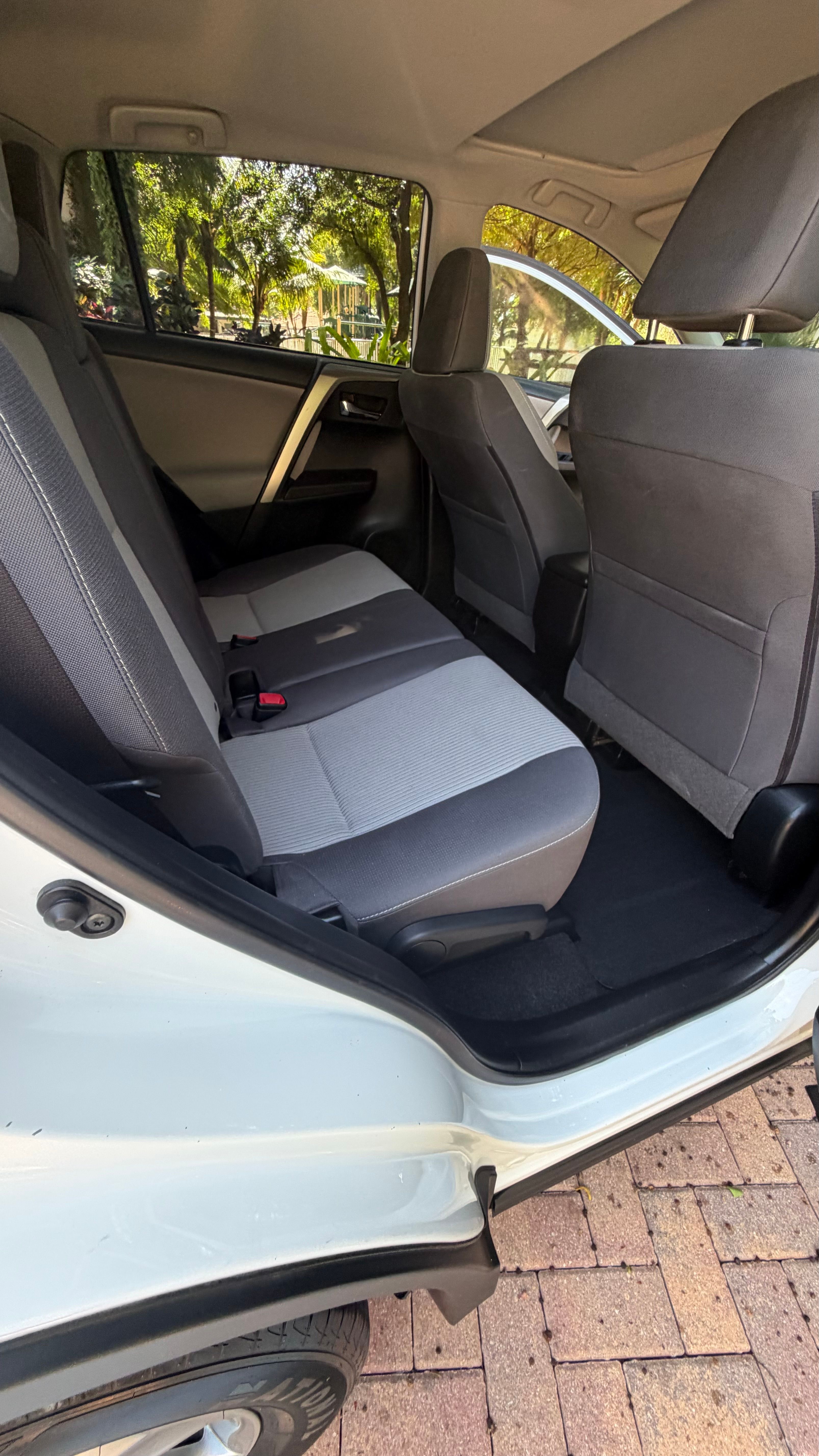 Used 2015 Toyota RAV4 XLE FWD image 15
