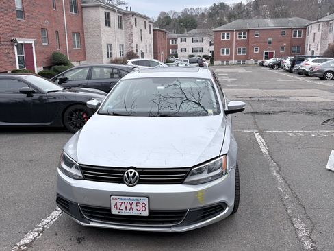 Used 2013 Volkswagen Jetta SE image 6