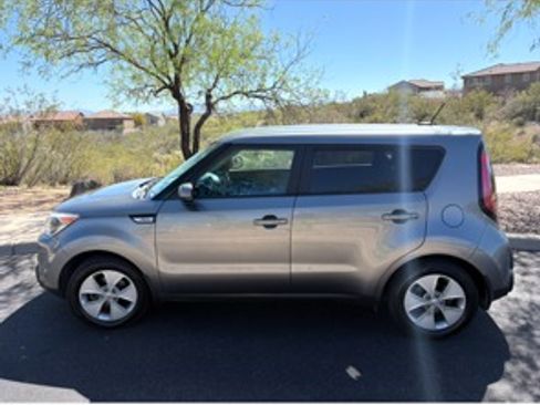 Used 2016 Kia Soul w/ Convenience Package image 3