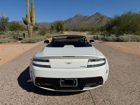Used 2013 Aston Martin V8 Vantage Roadster image 5