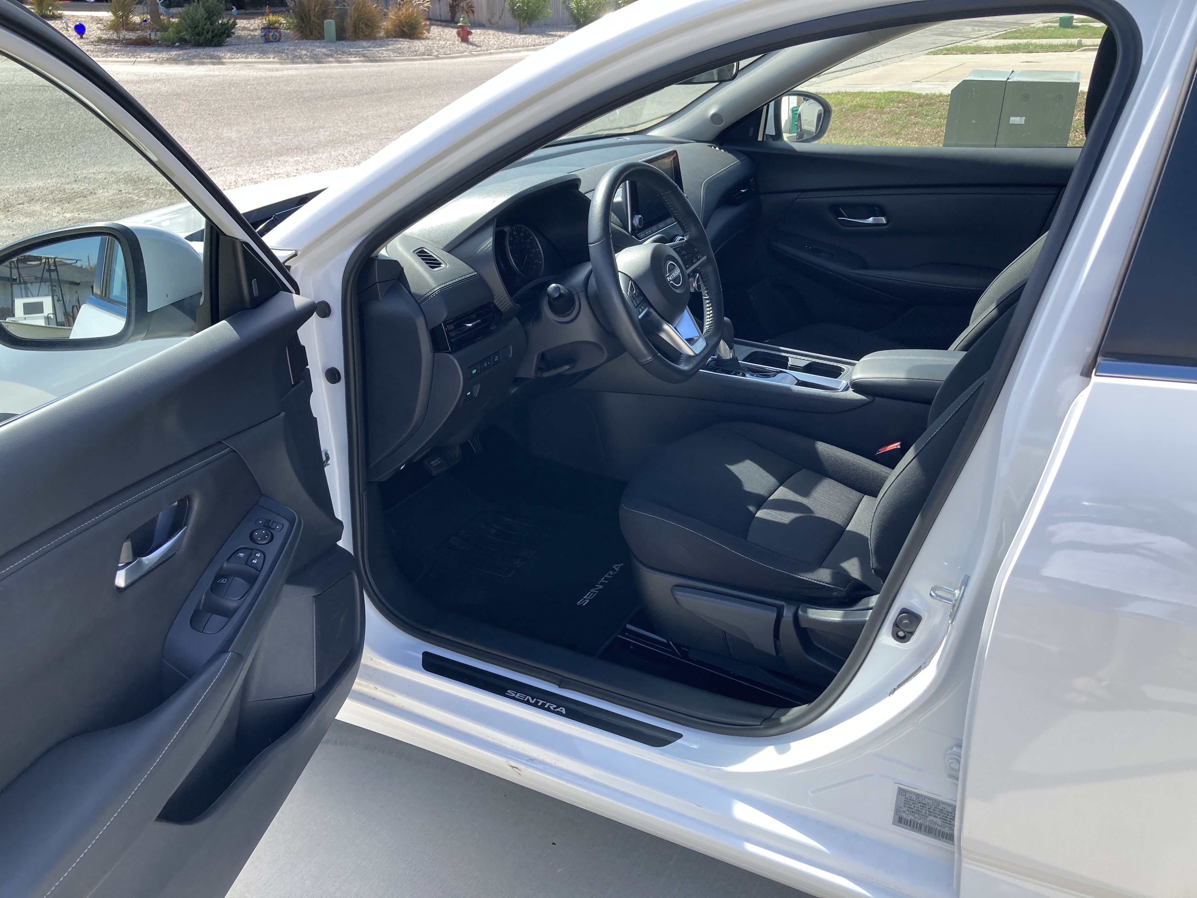 Used 2025 Nissan Sentra SV w/ All-Weather Package FWD image 10