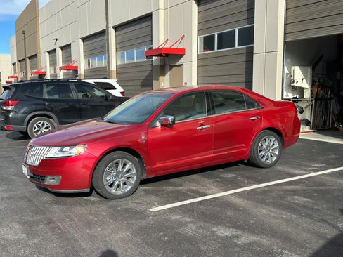 Used 2010 Lincoln MKZ AWD image 4