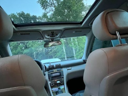 Used 2007 Mercedes-Benz C 230 Sedan image 11