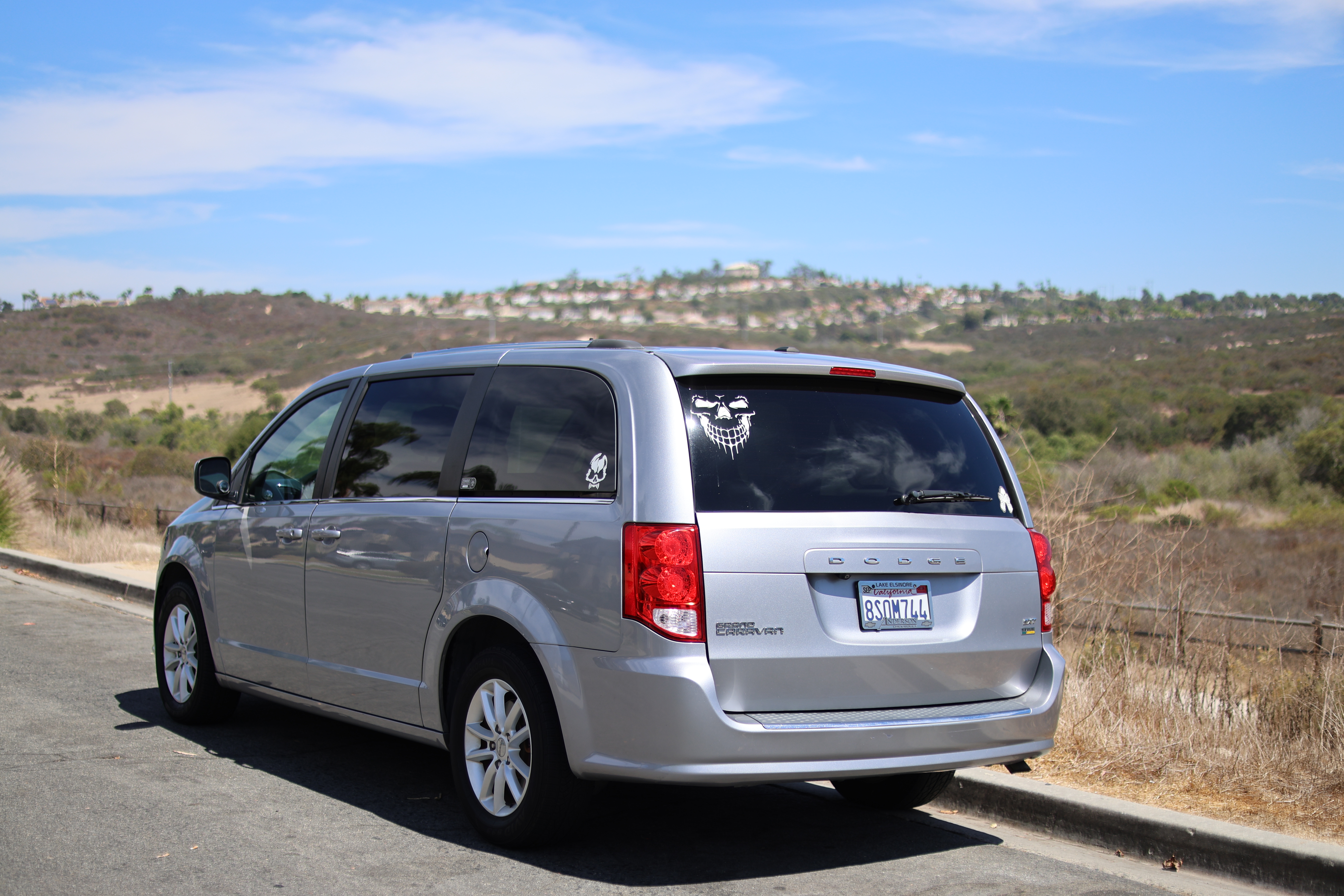 Used 2018 Dodge Grand Caravan SXT FWD image 2