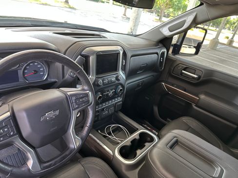 Used 2020 Chevrolet Silverado 1500 LT Trail Boss AWD/4WD image 12