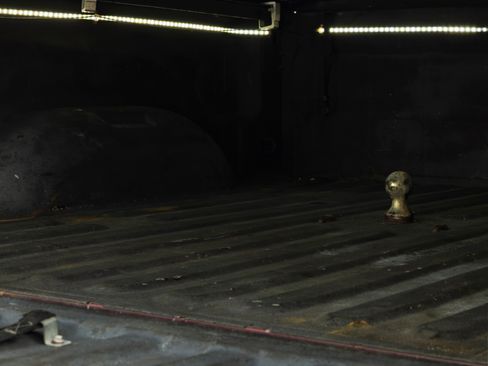 Used 2018 RAM 2500 Tradesman w/ Chrome Appearance Group image 11