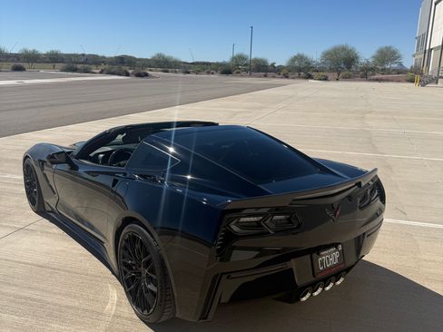 Used 2019 Chevrolet Corvette Stingray Coupe w/ Carbon Flash Badge Package image 24