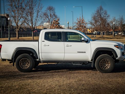 Used 2023 Toyota Tacoma 4x4 Double Cab image 13